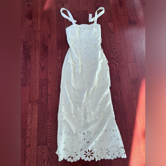 Petal & Pup White Floral Midi Dress - Picture 4 of 5